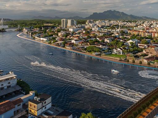 Duas mulheres ficam feridas em acidente com jet ski em Vitória