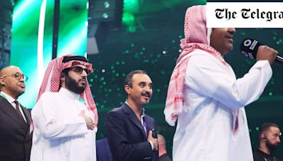 Watch: Wembley turns green as Saudi Arabia national anthem played at Joshua vs Dubois