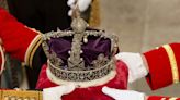 Joias e relíquias ligam coroação de Charles III à história da monarquia