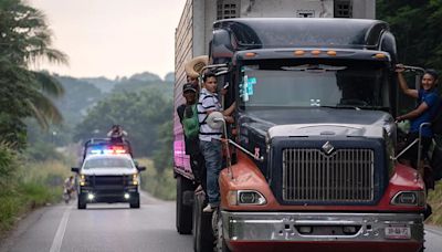 El oscuro y peligroso viaje en camiones de carga que enfrentan los migrantes para alcanzar el sueño americano