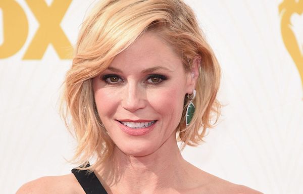 ‘Modern Family’ star Julie Bowen sets out books about ‘sex, drugs' for teen sons who won't confide in her