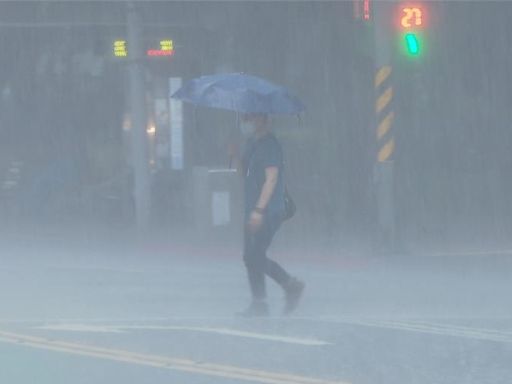 颱風艾維尼最快今成形 下週二防鋒面挾豪大雨