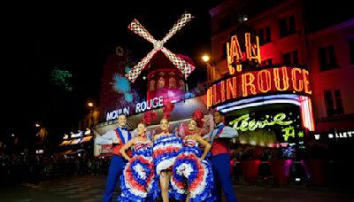 The Moulin Rouge cabaret in Paris has its windmill back, weeks after a stunning collapse - The Morning Sun