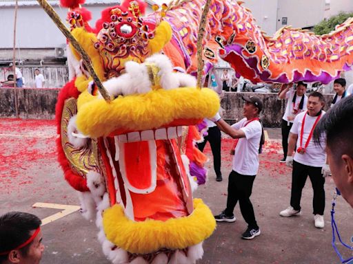 佛誕｜中山火炬百年龍獅巡遊再次上演 50米金龍舞動接福迎祥