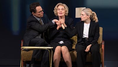 Jessica Lange on Returning to Broadway in ‘Mother Play’: “It Still Thrills Me”