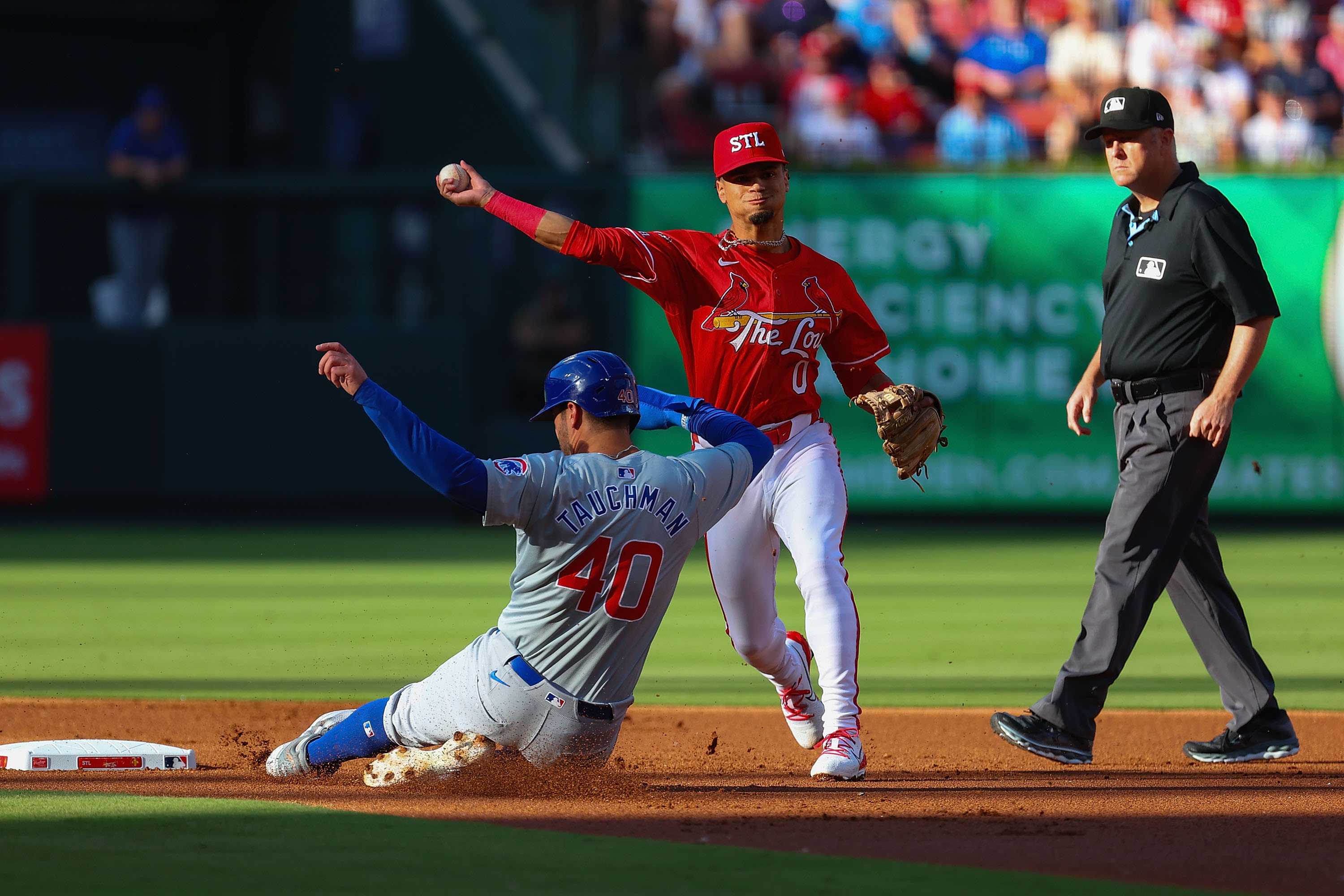 Cubs cough up late lead as Cardinals surge to Saturday win