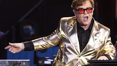 Elton John subasta toda su ropa en Internet