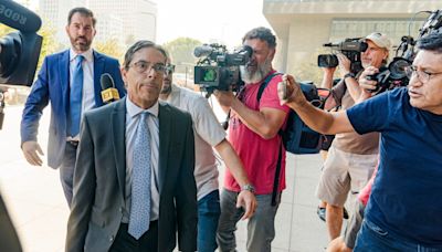 Acusado por muerte de Perry se declara culpable en tribunal - La Opinión