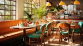 Un restaurante recibió un insólito pedido de reserva de mesa para 30 personas que indignó a los dueños del lugar