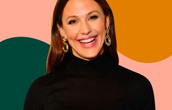 Jennifer Garner’s Double-Stacked Kitchen Cabinets Are Ingenious