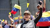 Miles de venezolanos se manifiestan en el segundo día de protestas