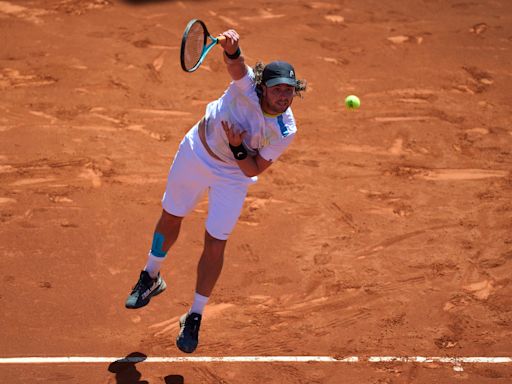 Marco Trungelliti dio el gran golpe de su carrera: le ganó Nicolás Jarry, 22° del mundo, en el tradicional ATP 500 de Barcelona