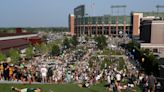 Few Green Bay Packers Family Night tickets still available; Lambeau parking sold out