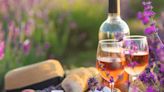 Vins rosés : lesquels déguster sur la route de vos vacances ?