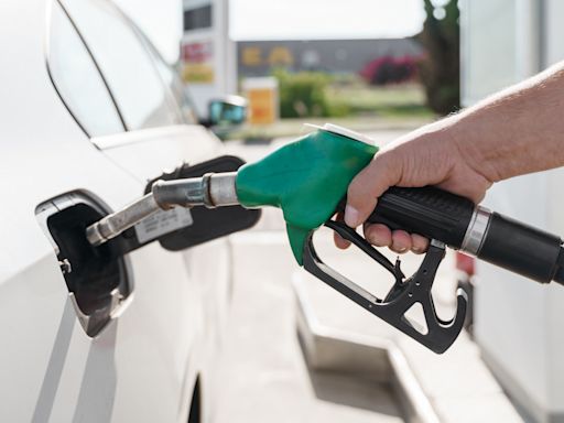 Holiday warning over petrol price 'lottery' - quick move that could save £16.50