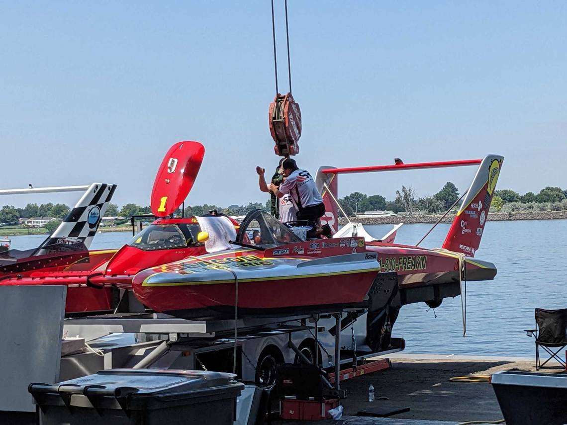 Dangerous river levels cancel unlimited hydro racing 1st day of Tri-Cities Water Follies