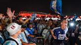 Mundial Qatar 2022. Argentina-Australia: los hinchas viven la previa en el shopping más grande de Medio Oriente