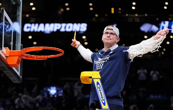 Reports: Dan Hurley to meet with Lakers Friday; UConn has offered him ‘lucrative new contract’