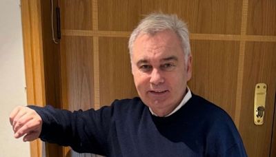 Eamonn Holmes reveals he 'can't walk' as fans show support amid health woes