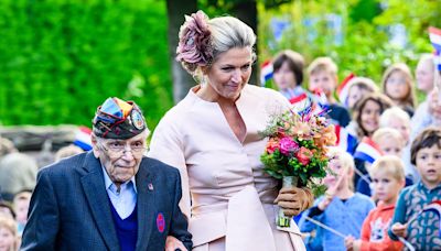 Queen Maxima is elegant in a pink dress at commemoration service