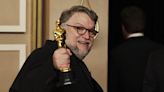 ¿Quiénes fueron los padres de Guillermo del Toro a quienes dedicó el Oscar?