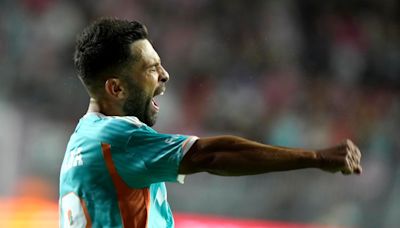 A couple minutes after Chicago tying goal, Jordi Alba delivers winner as Inter Miami stretch MLS lead