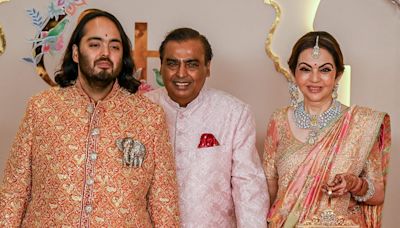 Meet the rich and famous people in Mumbai for the Ambani wedding