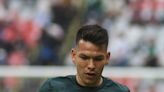 "Chucky" Lozano voltea bandera