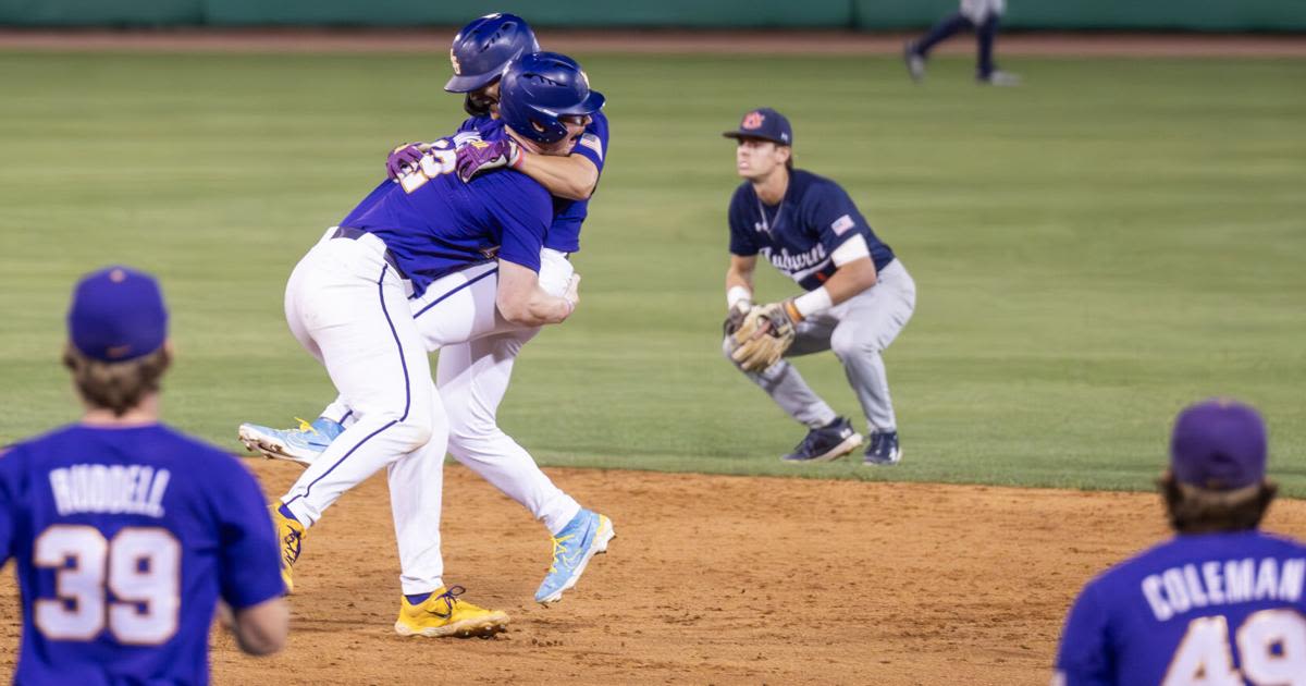 Photos: LSU's Pearson Walks Off Auburn