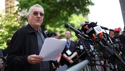 Robert De Niro, Capitol police officers slam Trump outside New York hush money trial