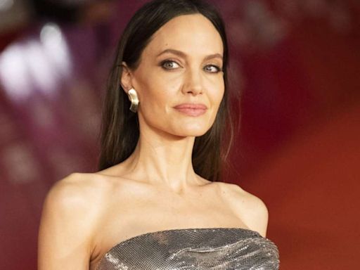 Angelina Jolie pede gravações que provariam agressões de Brad Pitt em voo; entenda