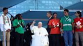 Pope, in Portugal, warns half a million young Catholics of social media snares