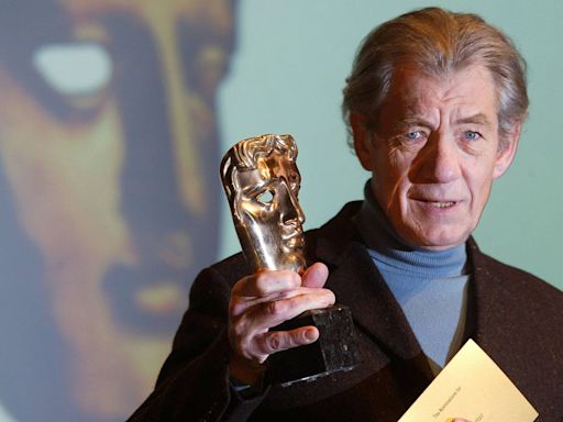 Ian McKellen, actor de Gandalf en ‘El señor de los anillos’, cae de un escenario y termina hospitalizado