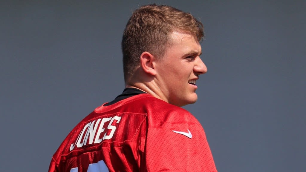 QB Mac Jones 'competing,' having fun with Jaguars