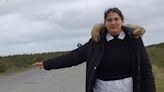 La maestra que cada día recorre 200 kilómetros haciendo autostop para dar clase a dos niños en medio del campo en Uruguay