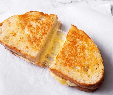 These Are the Best Cheeses for Grilled Cheese, According to Chefs