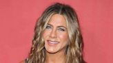 How Jennifer Aniston Creates Her Beachy Waves Without Using Hot Tools