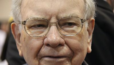 The Secret Is Out: Here's the Dividend Stock That Warren Buffett Just Dumped $6.7 Billion Into