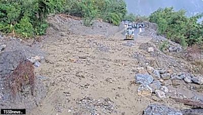 蘇花公路台9線164.5k崇德路段受土石泥流影響，和仁-崇德路段自14時實施封閉管制