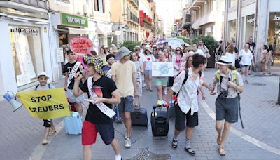 Manifestaciones en Alicante y Palma de Mallorca contra el turismo de masas: piden soluciones para recuperar la "esencia de barrio"