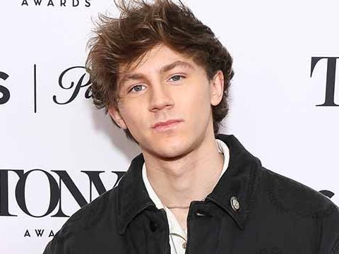 Brody Grant (‘The Outsiders’) relishes the opportunity to play Ponyboy ‘with all my guts and my soul’ [Exclusive Video Interview]
