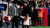 La emoción de Simeone en su día más especial arropado por su mujer, Carla Pereyra, y tres de sus hijos