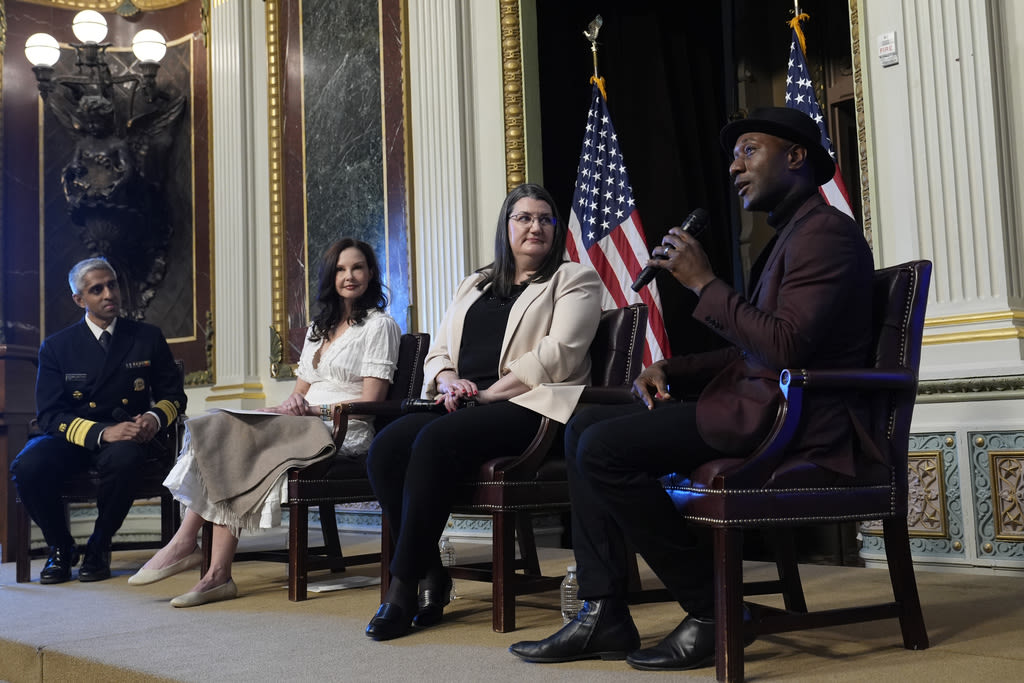 Ashley Judd, Aloe Blacc help White House with national suicide prevention strategy