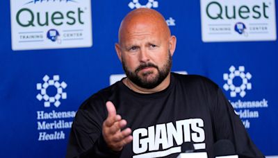 Does Giants HC Brian Daboll need to simplify his offense for the players to get back on track?