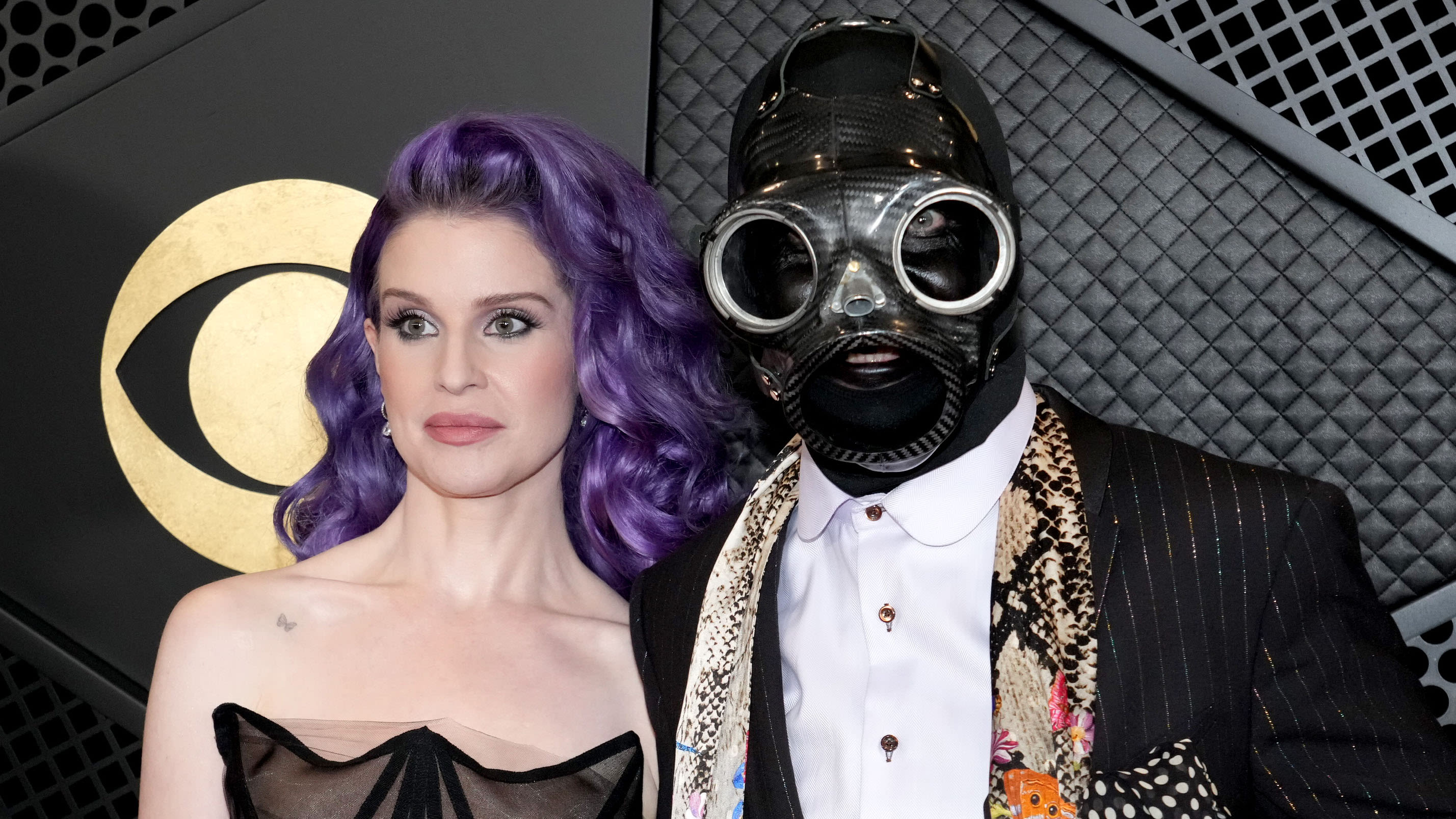 Kelly Osbourne's 1-year-old son finds Sid Wilson's Slipknot mask "so hilarious"