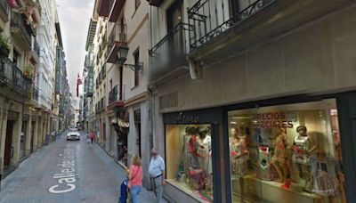 Dos obreros atrapados y cinco heridos tras desplomarse la cubierta de un edificio de Bilbao