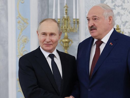 En Belarús, Putin busca "renovar" diálogos con Ucrania y firma acuerdos energéticos con Lukashenko