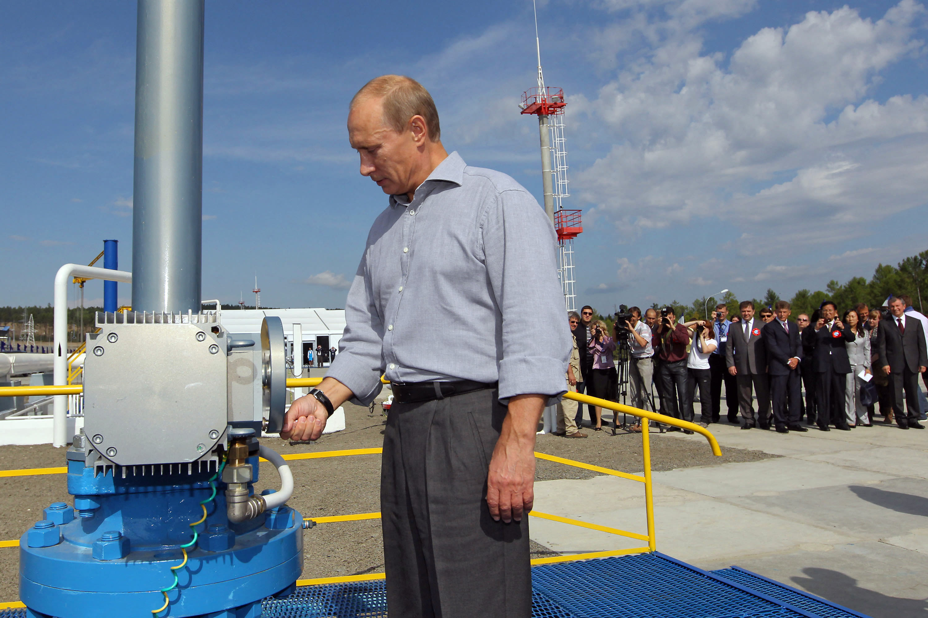 China takes advantage of Putin's imploding gas giant