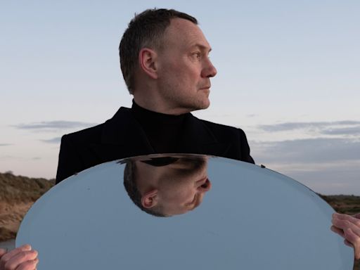 David Gray Announces New Album Dear Life, 2025 Tour Dates