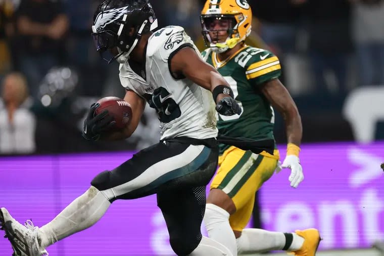 Eagles grades: Saquon Barkley shines in debut; defensive line and linebackers struggle vs. Packers